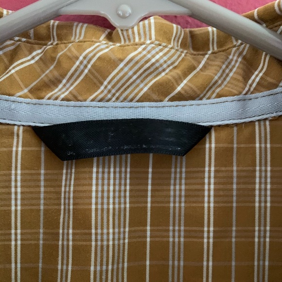 SOLD Arcteryx button down short sleeve shirt - Picture 3 of 8